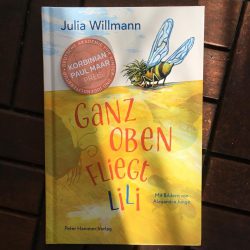 Ganz oben fliegt Lili_Korbinian Ganz oben fliegt Lili_Korbinian